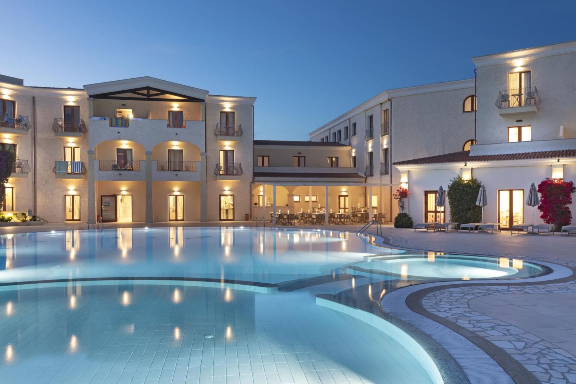 Blu Hotel Morisco Cannigione Exterior photo