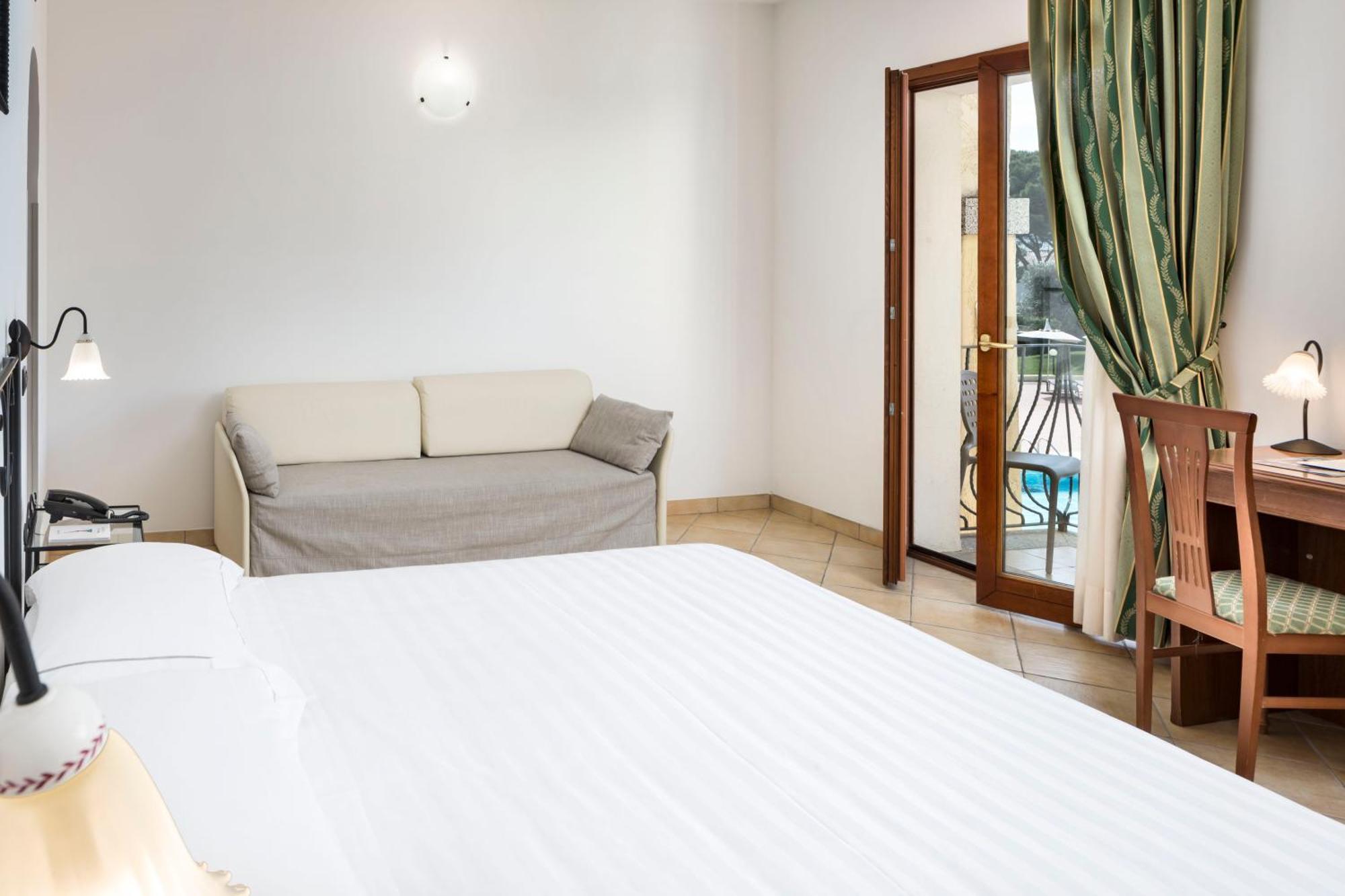 Blu Hotel Morisco Cannigione Room photo