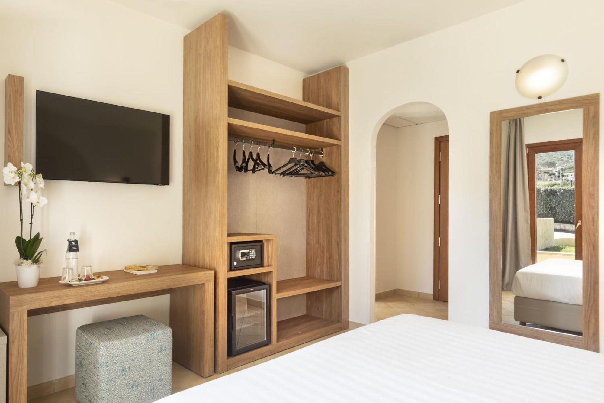 Blu Hotel Morisco Cannigione Room photo
